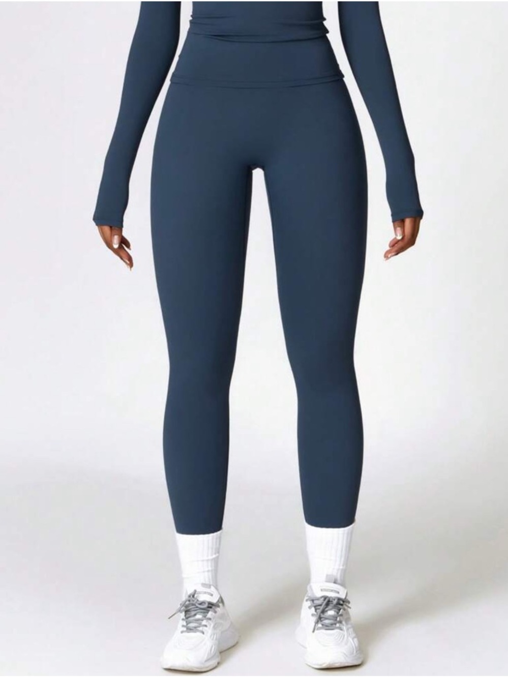 High-Rise Navy Blue Active Leggings and long sleeve set for Women. Barley worn